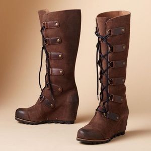 Joan Of Arctic 8.5 Wedge suede Boot By Sorel